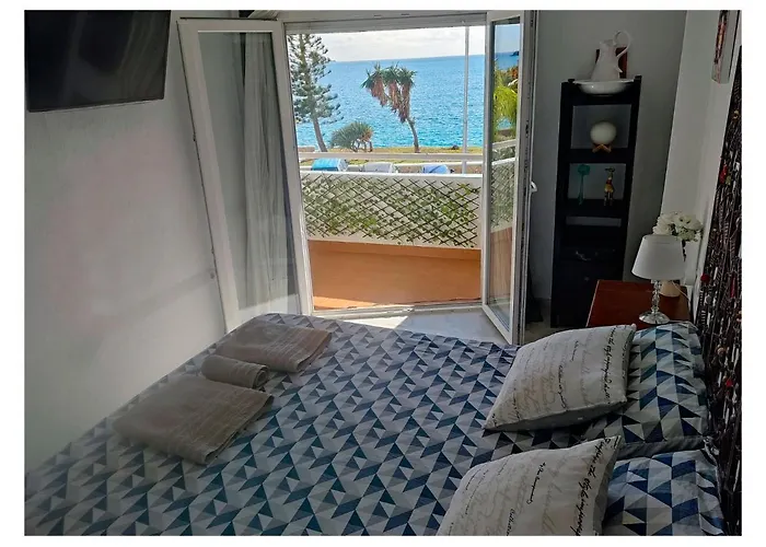 Txistu Home, * Almuñécar